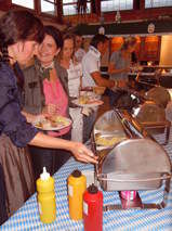 Großes Buffet am Betriebsfest