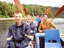 Ausgelassene Stimmung im Drachenboot