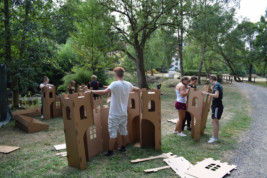 burgen bauen team building rowianer junges team