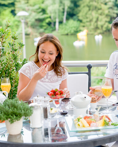 terasse genuss sommer früchstücksbuffet südharz sekt Romantischer Winkel