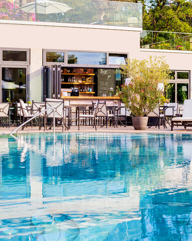 Poolbar im Romantischen Winkel