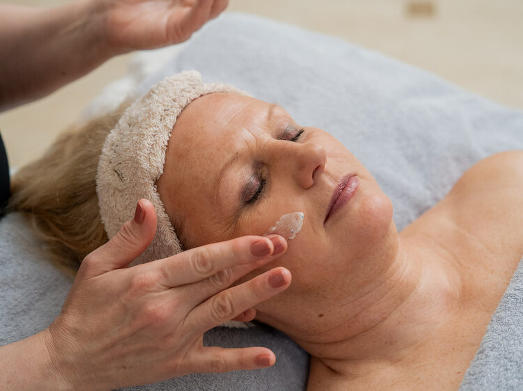 Relax & Refresh Relax & Refresh