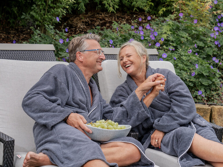 Sportraum mit Gästen Rowi Sport Power Fitness Romantischer Winkel Spaß