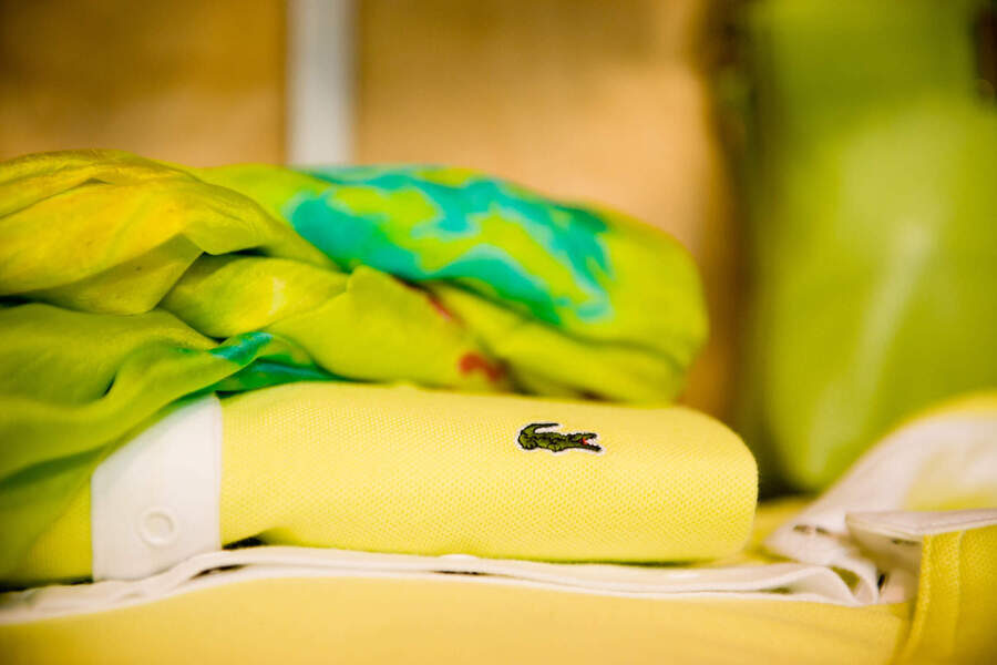 Shoppen Romantischer WInkel Damen und Herren Bekleidung Souveniers bunte Farben