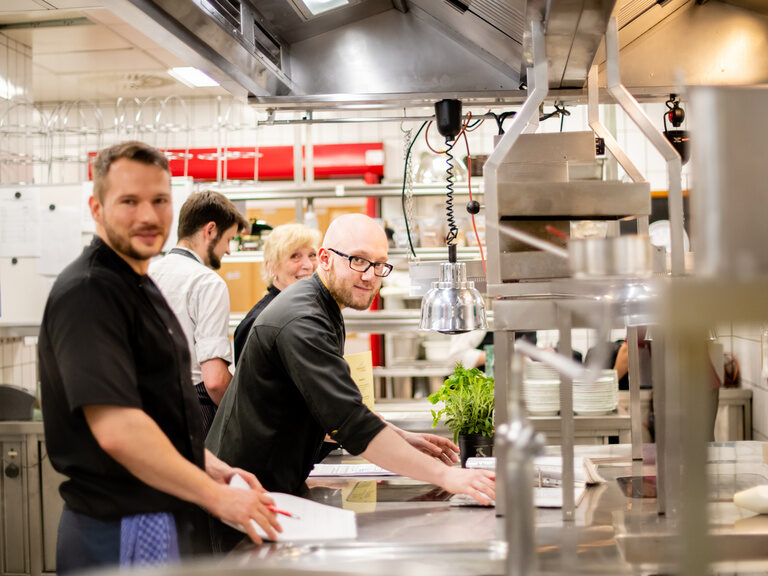 Köche im Rowi Köche Restaurant Küche Slow food Genuss Romantischer Winkel