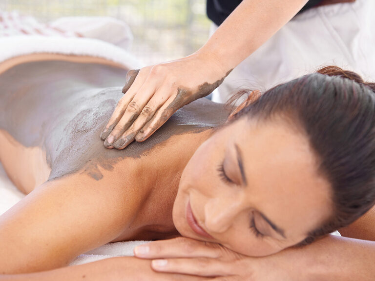 Schlammmassage Heilschlamm Romantischer Winkel Entspannung pur