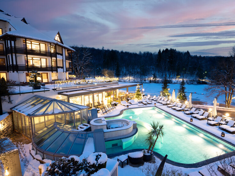 Winter Harz Wald Schmelzteich Romantischer WInkel Hotelblick