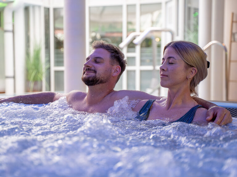 Gemeinsam Wellnessen im RoWi Wellness zu weit