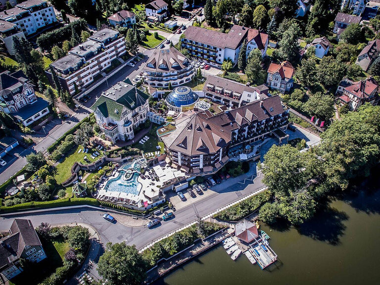 Romantischer Winkel Ansicht luftaufnahme Romantischer Winkel pool häuser resort